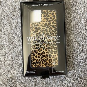 iphone 11 pro max wildflower case brand new $15